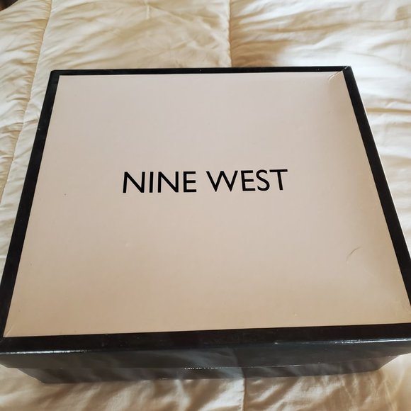 Nine West Leandra Leopard Print Bootie Size 7 - Picture 4 of 8